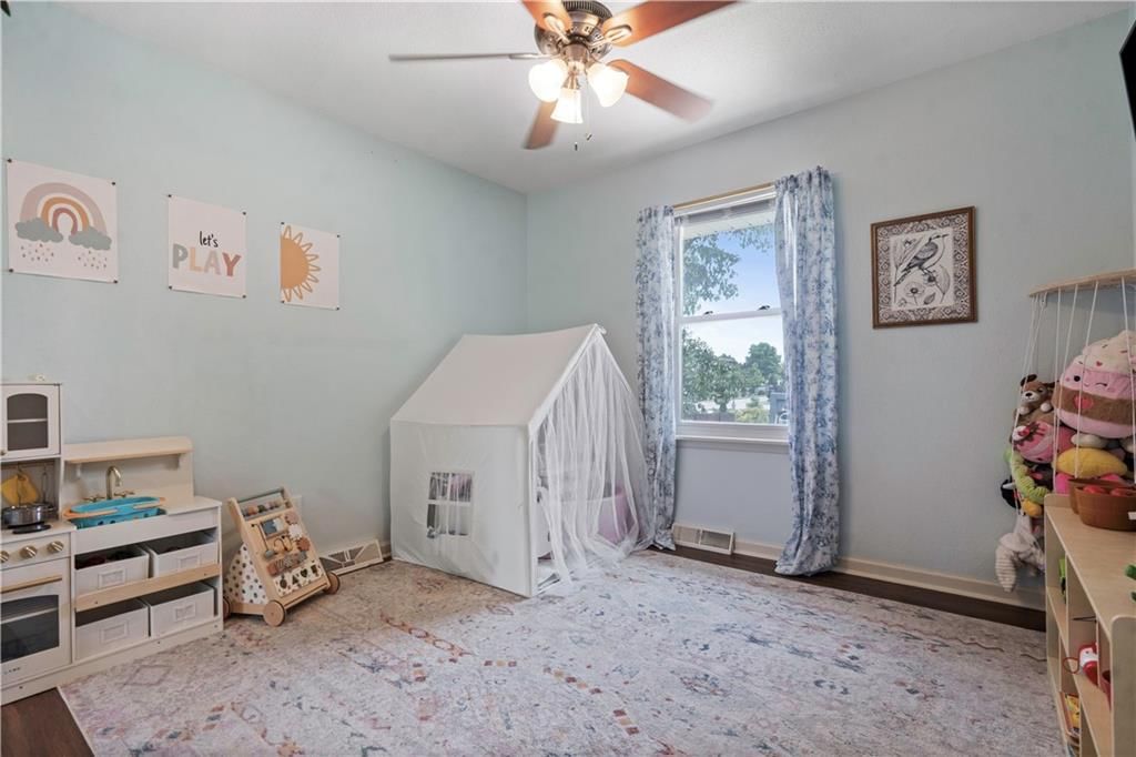 410 NW Shamrock Avenue — photo 19