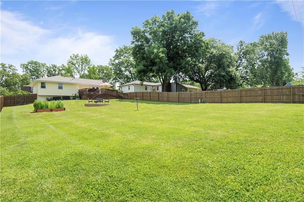 410 NW Shamrock Avenue — photo 29