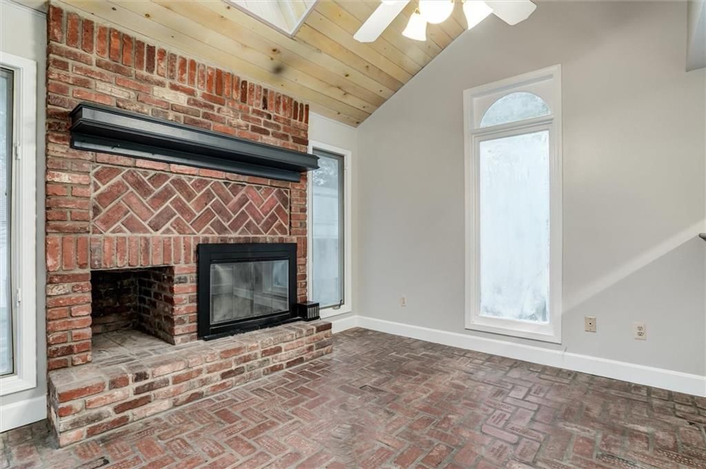 108 SW Madison Street — photo 11