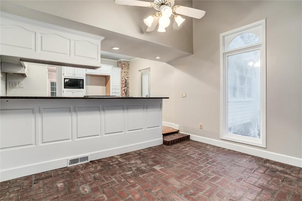 108 SW Madison Street — photo 13
