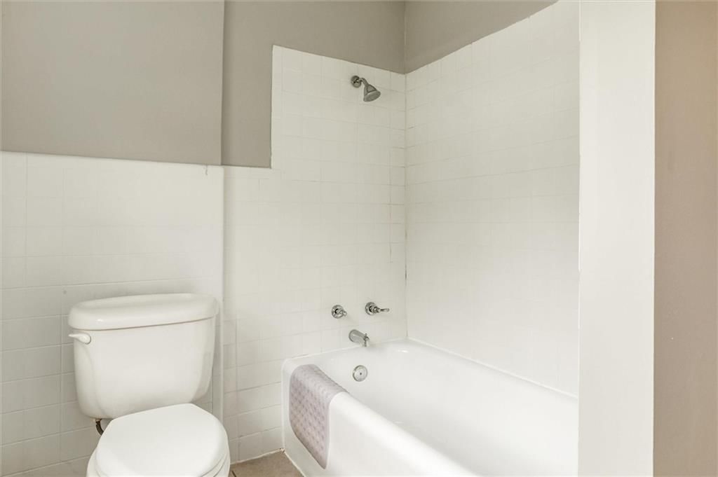 108 SW Madison Street — photo 23