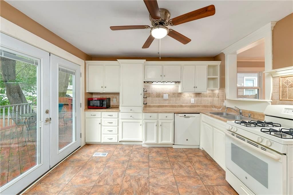 320 Vine Street — photo 11
