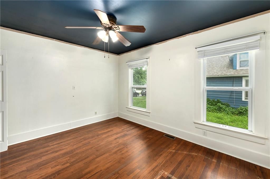 320 Vine Street — photo 18