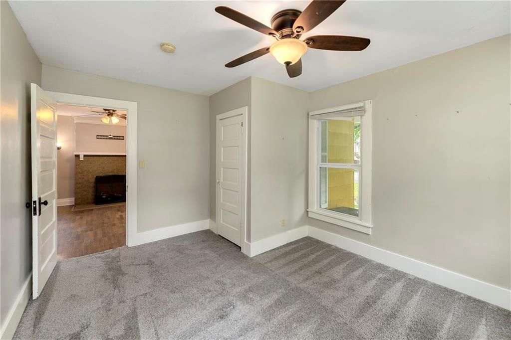 320 Vine Street — photo 22