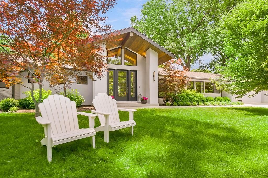 9400 Lee Boulevard, Leawood, KS