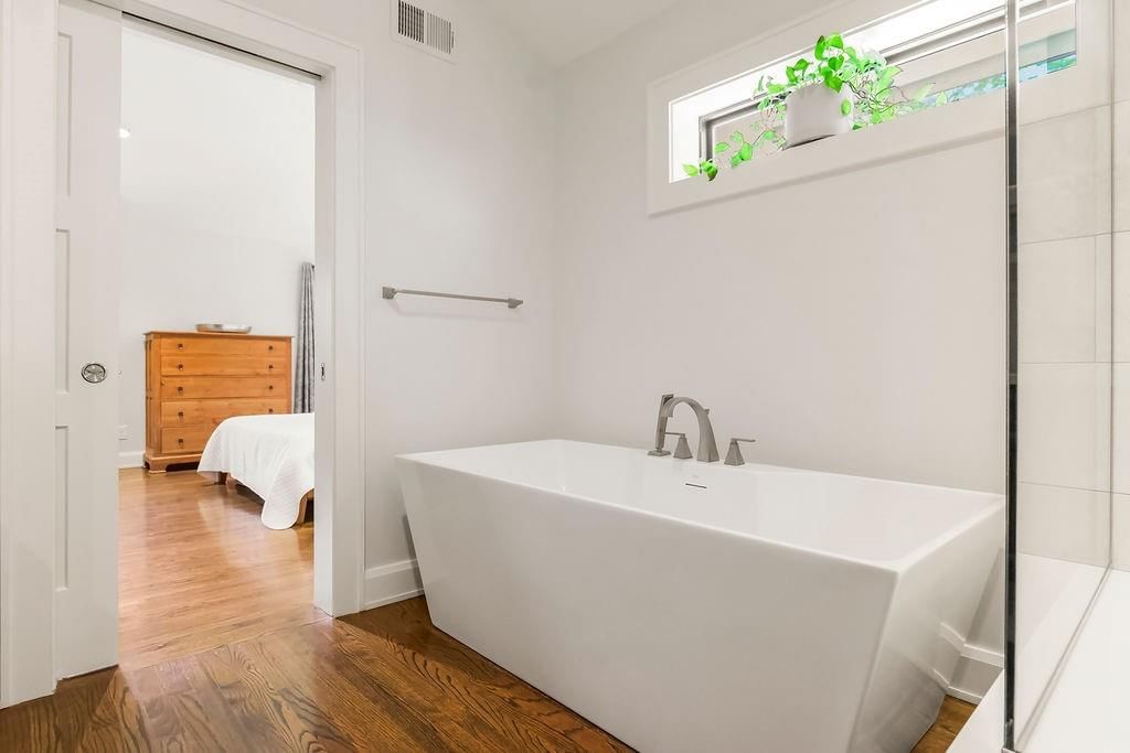 9400 Lee Boulevard — photo 26