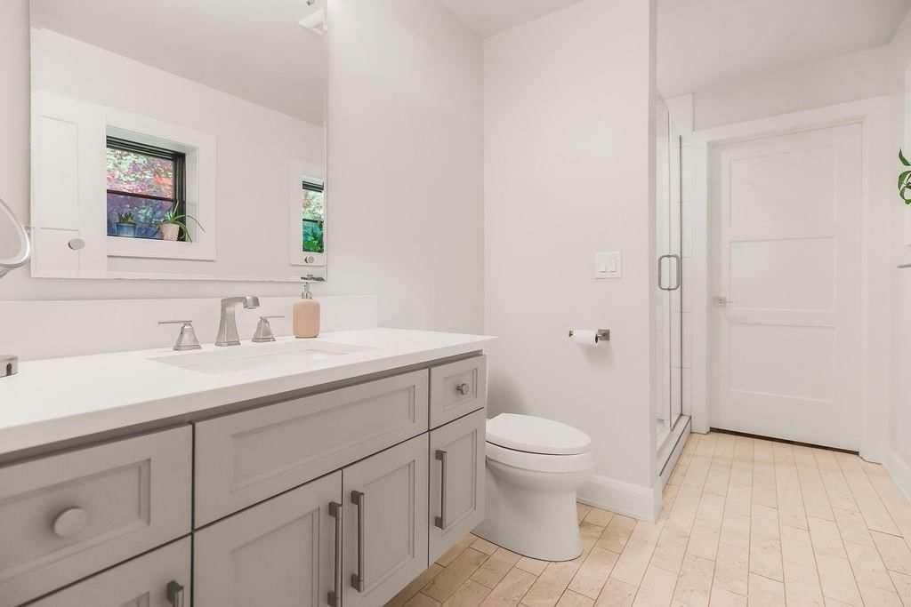 9400 Lee Boulevard — photo 32