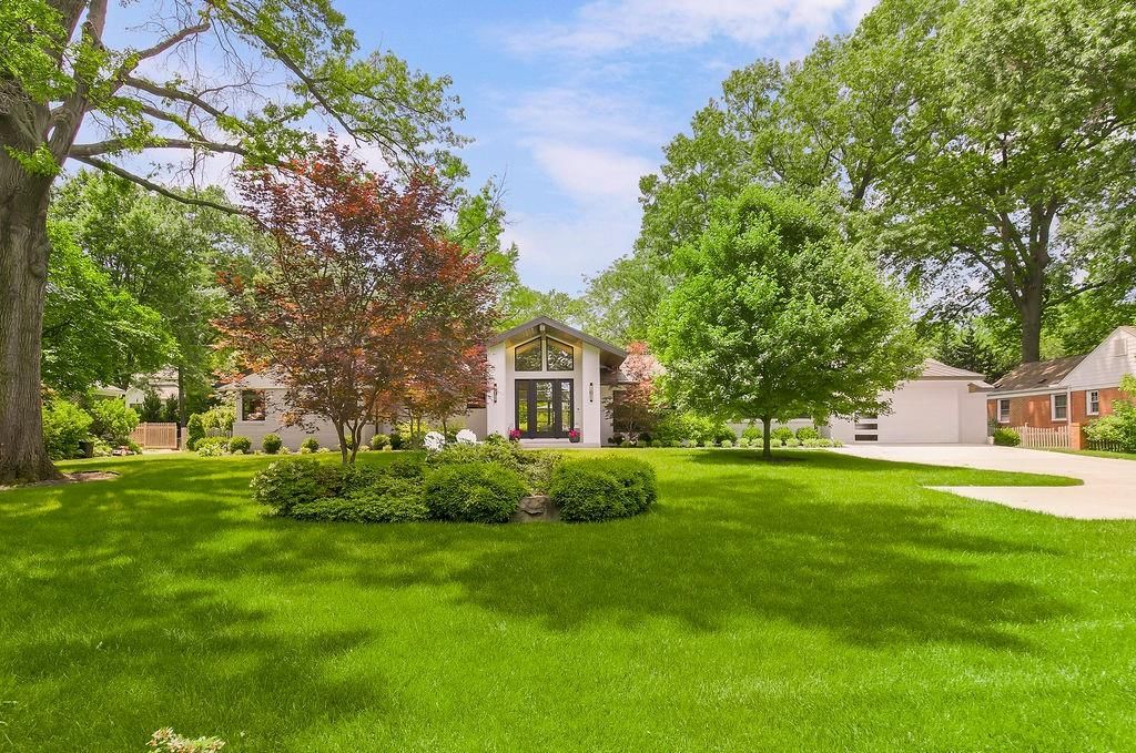 9400 Lee Boulevard — photo 45