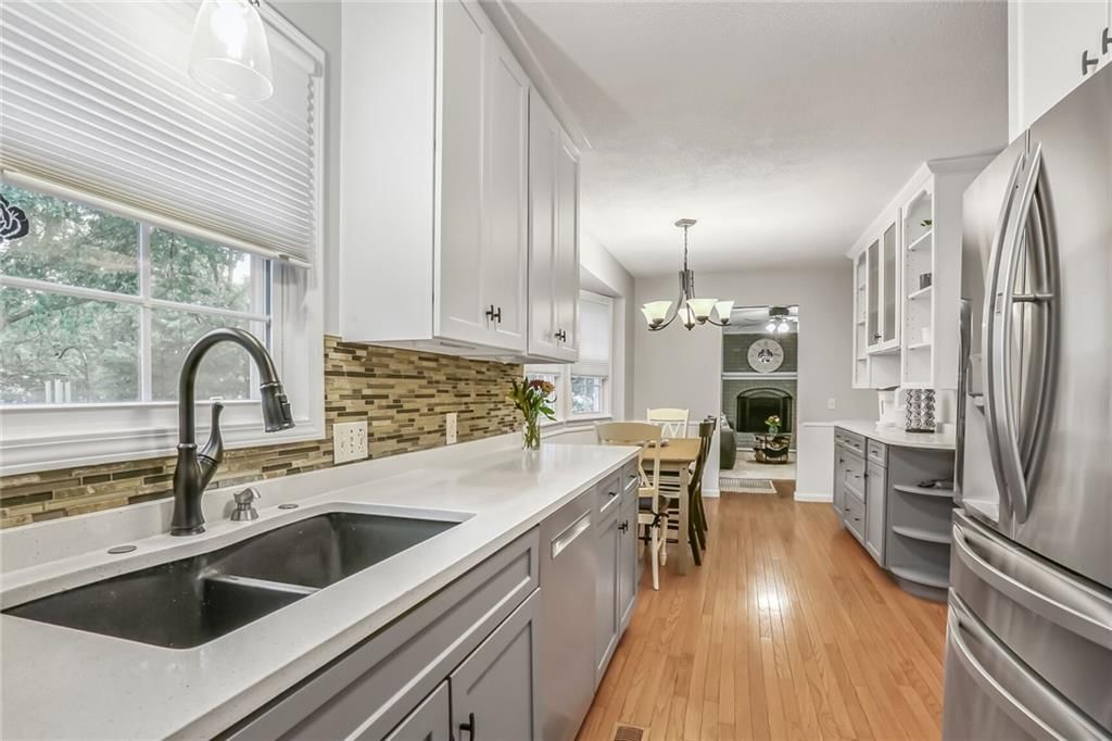 4732 England Street — photo 5