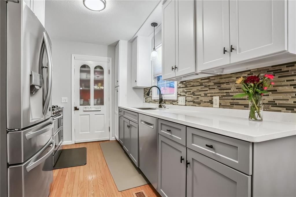 4732 England Street — photo 7