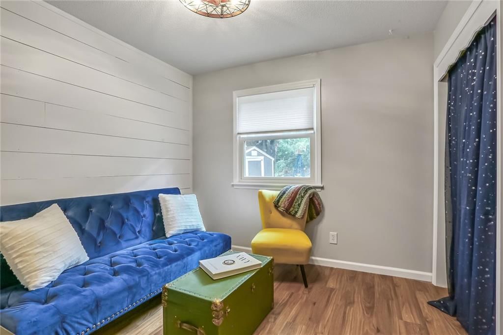 4732 England Street — photo 9