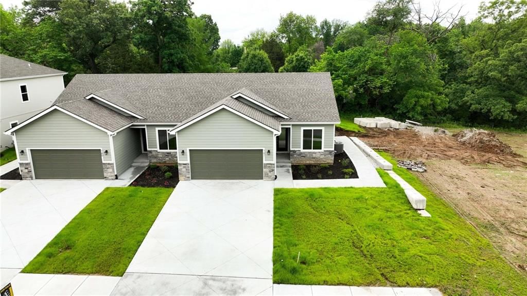 781 Highland Drive — photo 2