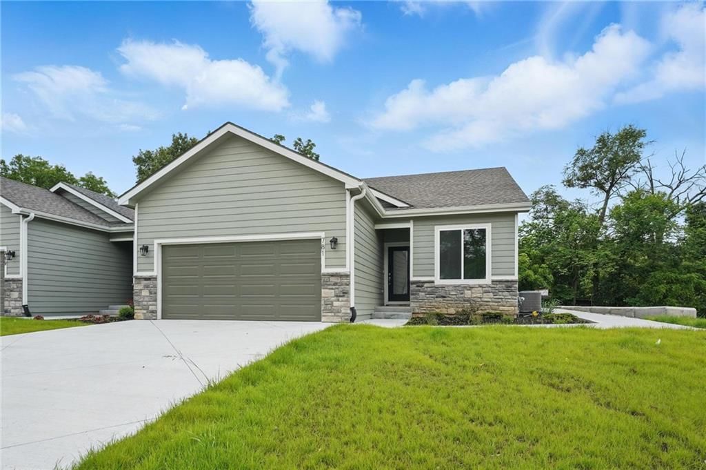 781 Highland Drive — photo 3