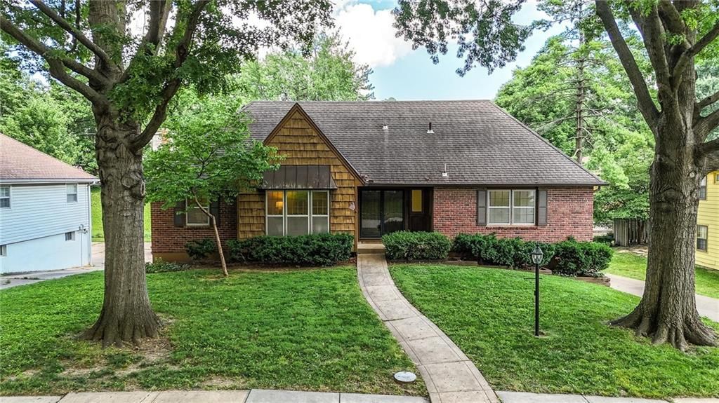 Photo 1 of 49 - 6905 NW Birch Lane