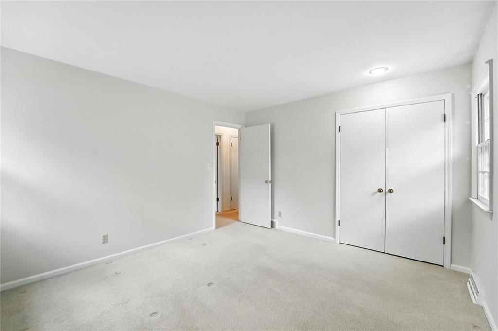 Photo 16 of 49 - 6905 NW Birch Lane