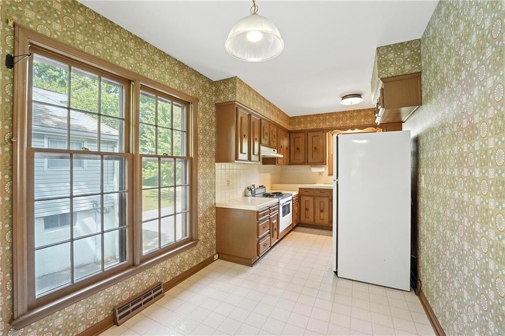Photo 36 of 49 - 6905 NW Birch Lane