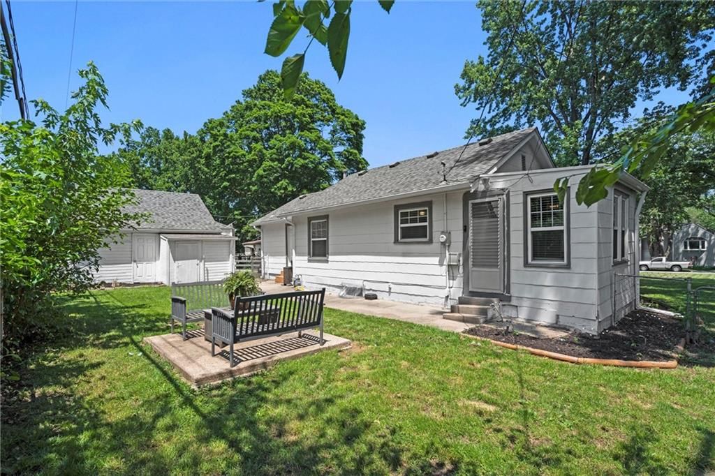 5618 Reeds Road — photo 32