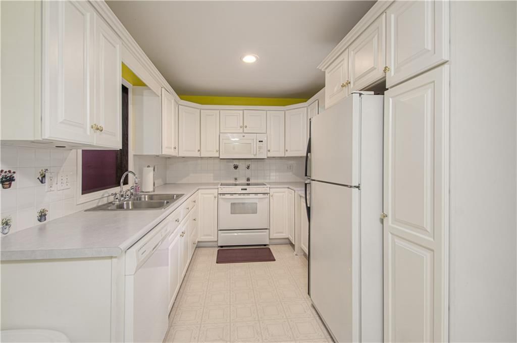 445 W 104th Street — photo 12