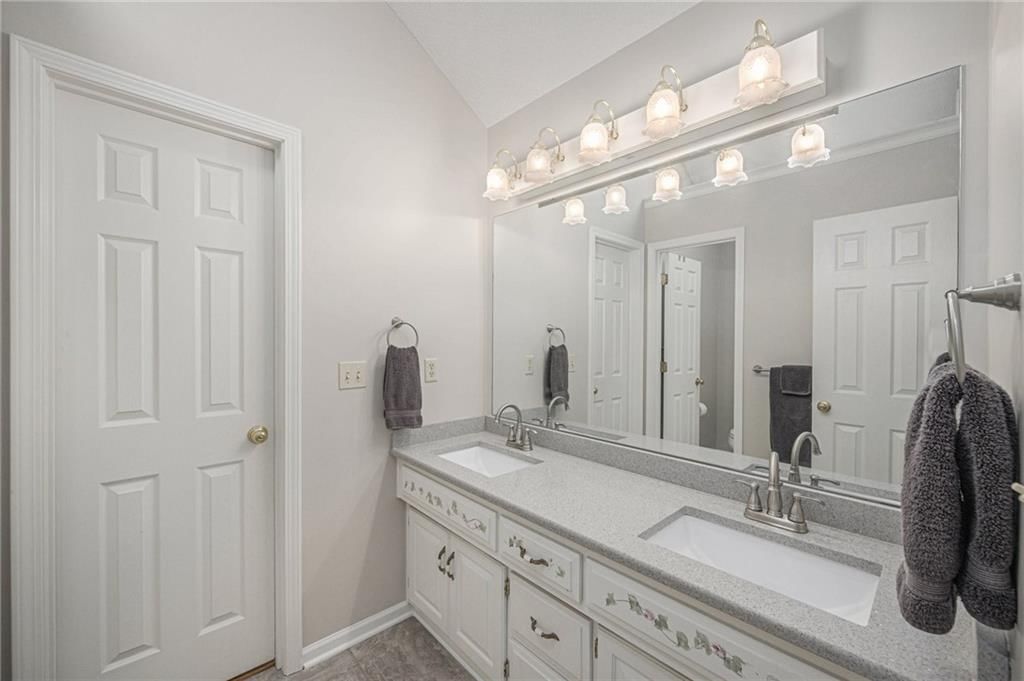11916 W 132nd Street — photo 37