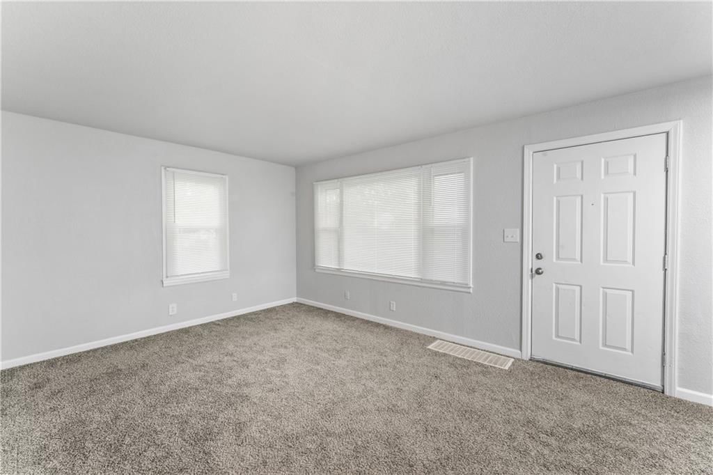 3112 S Claremont Avenue — photo 5