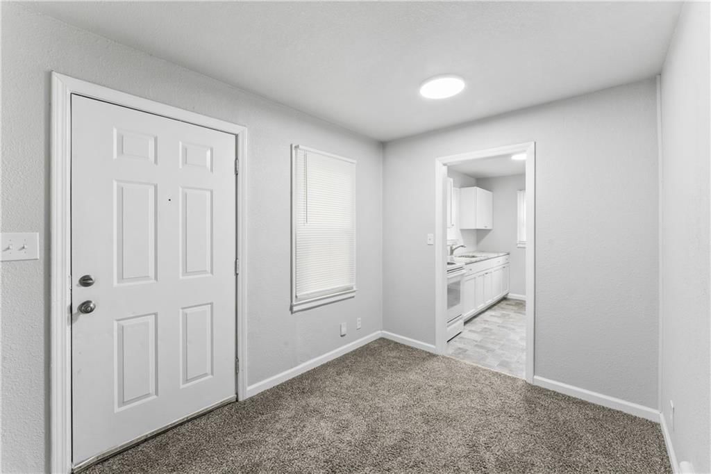 3112 S Claremont Avenue — photo 7