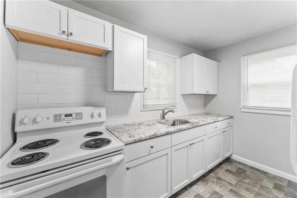 3112 S Claremont Avenue — photo 9