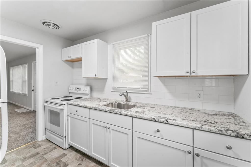 3112 S Claremont Avenue — photo 10