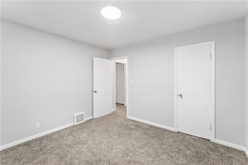 3112 S Claremont Avenue — photo 14