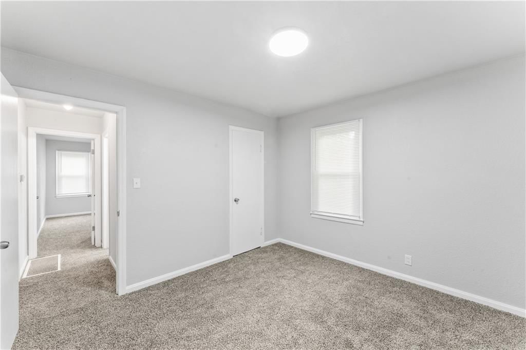 3112 S Claremont Avenue — photo 15
