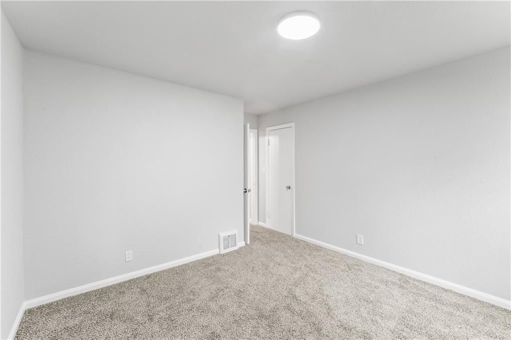 3112 S Claremont Avenue — photo 19