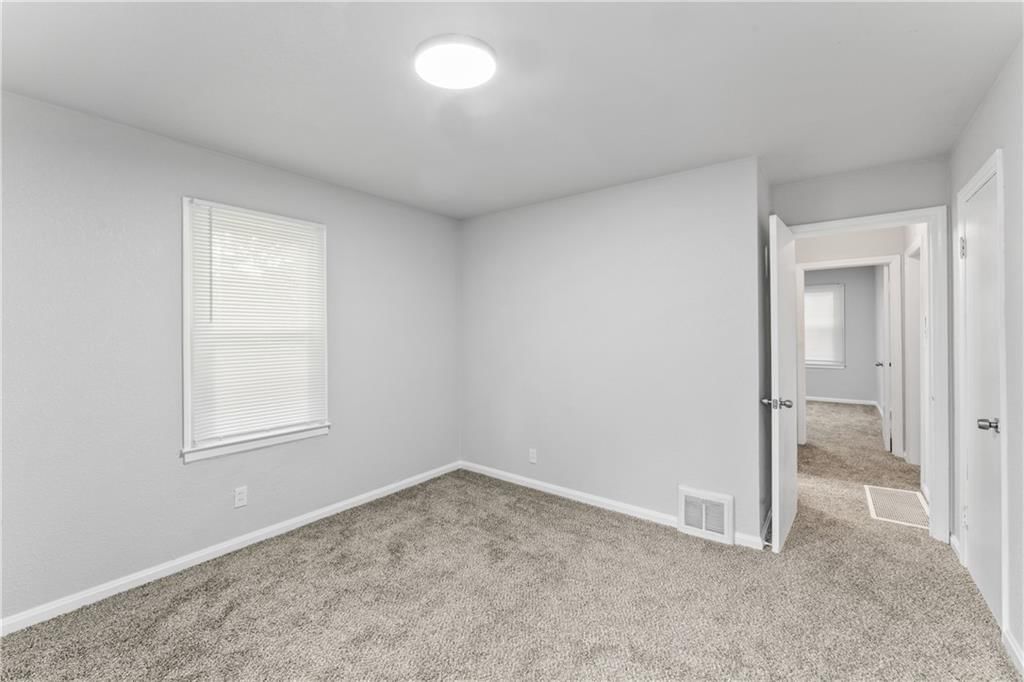 3112 S Claremont Avenue — photo 20