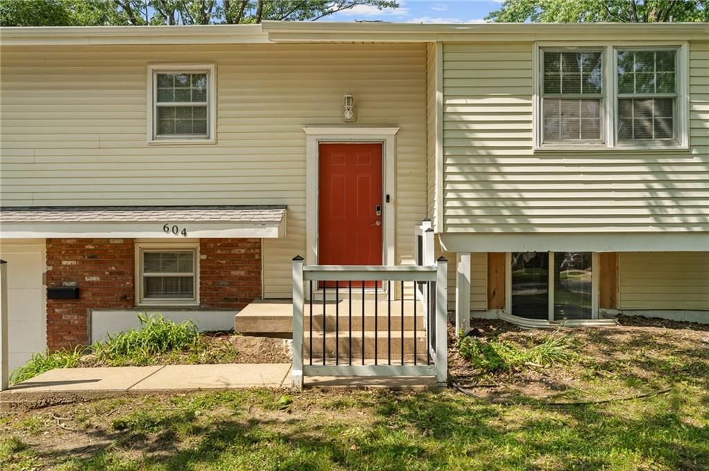 604 NE Ash Street NE — photo 5