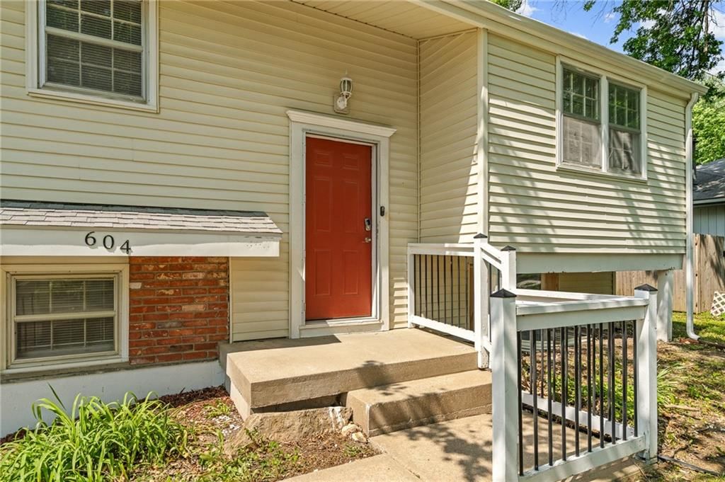 604 NE Ash Street NE — photo 6