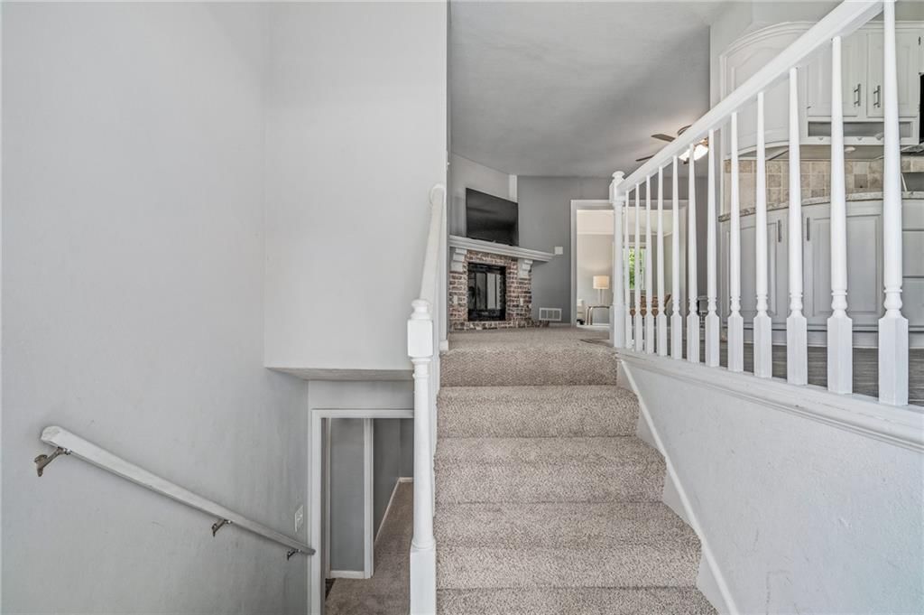 604 NE Ash Street NE — photo 7