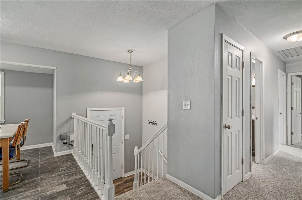 604 NE Ash Street NE — photo 8