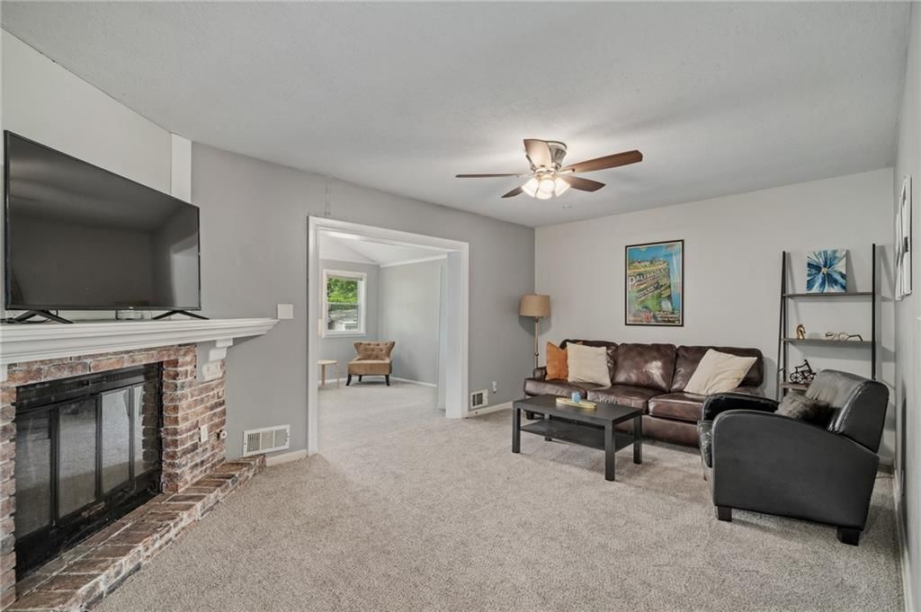 604 NE Ash Street NE — photo 9