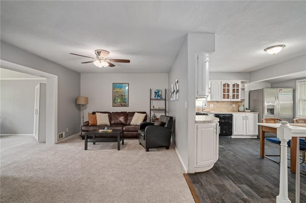 604 NE Ash Street NE — photo 10