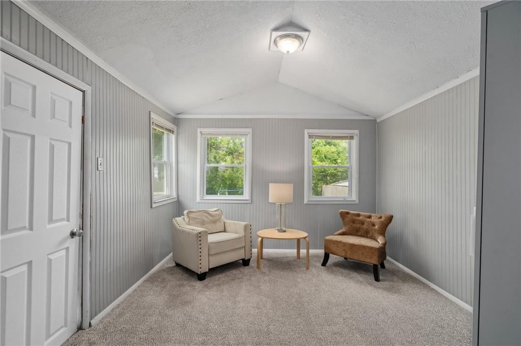 604 NE Ash Street NE — photo 14
