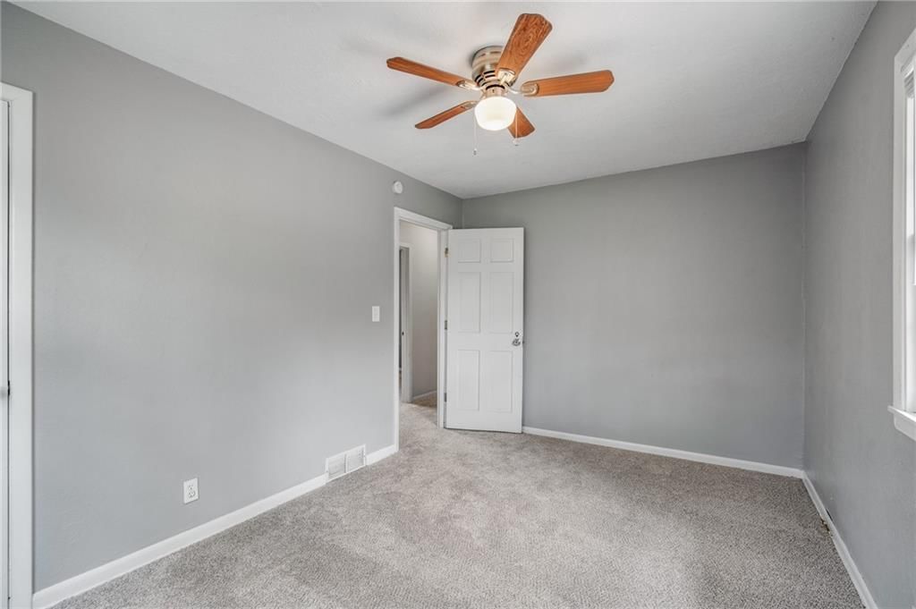 604 NE Ash Street NE — photo 27