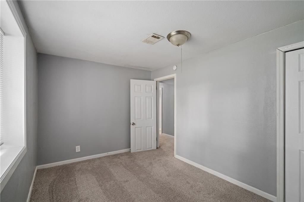 604 NE Ash Street NE — photo 35