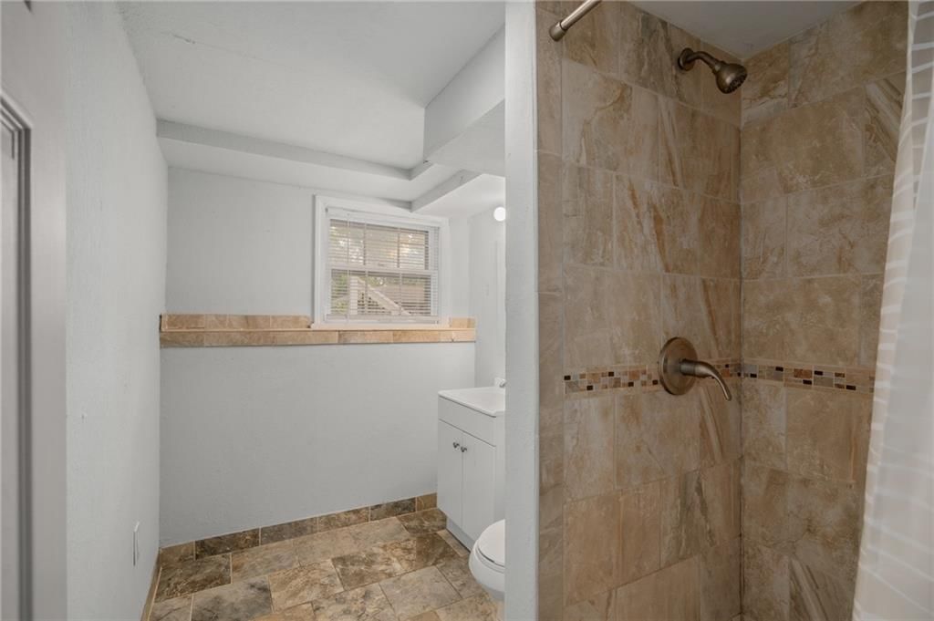 604 NE Ash Street NE — photo 36
