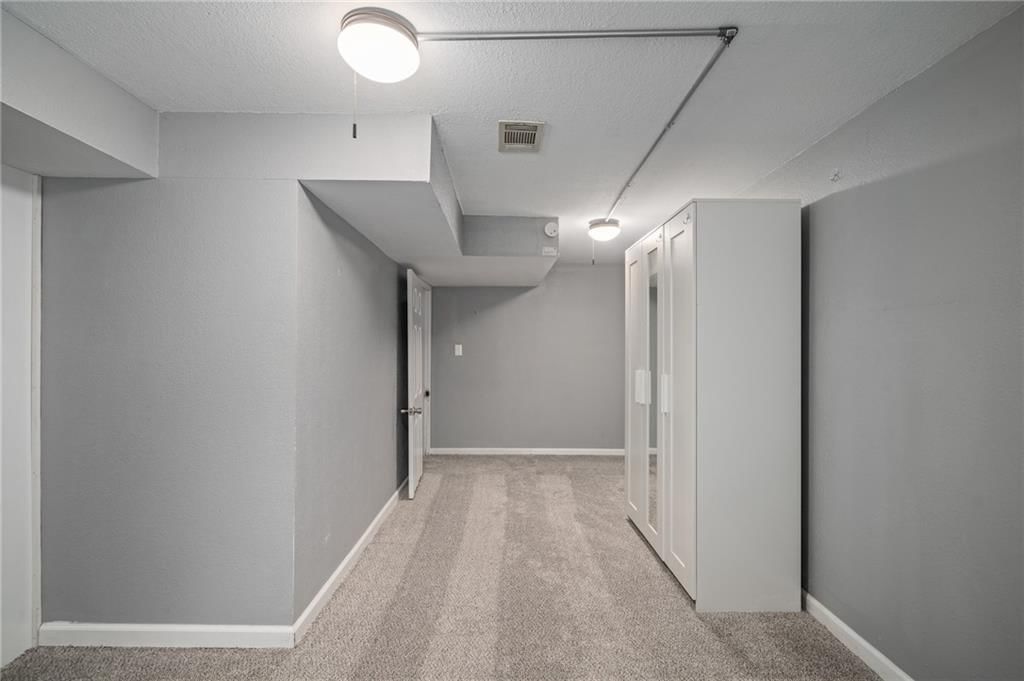604 NE Ash Street NE — photo 41