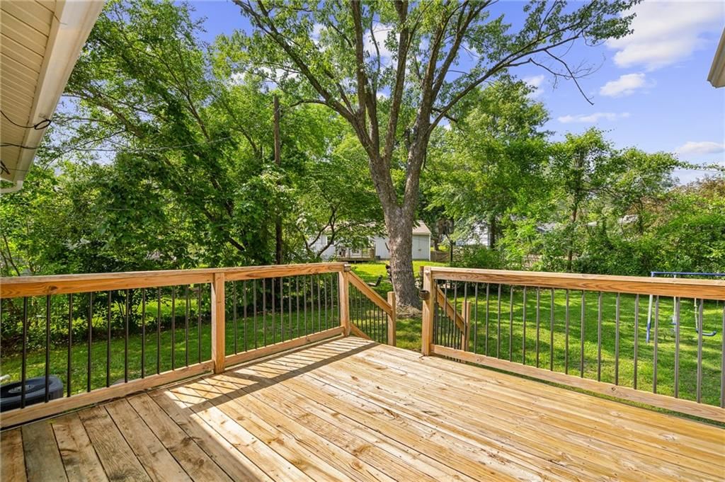 604 NE Ash Street NE — photo 42