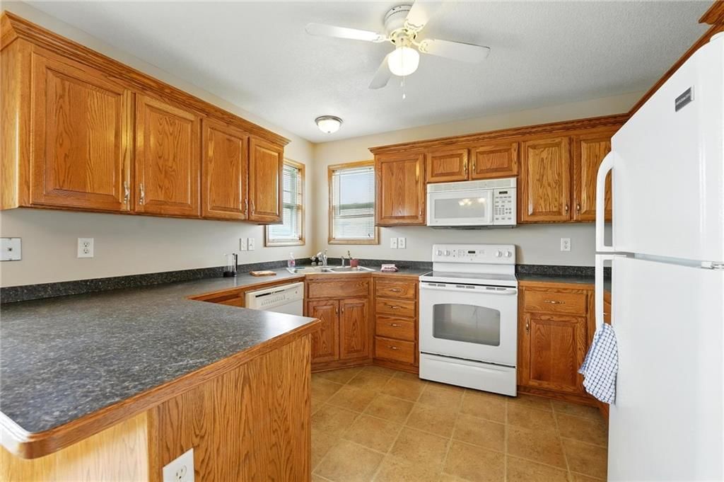 614 SW Tisha Lane — photo 9