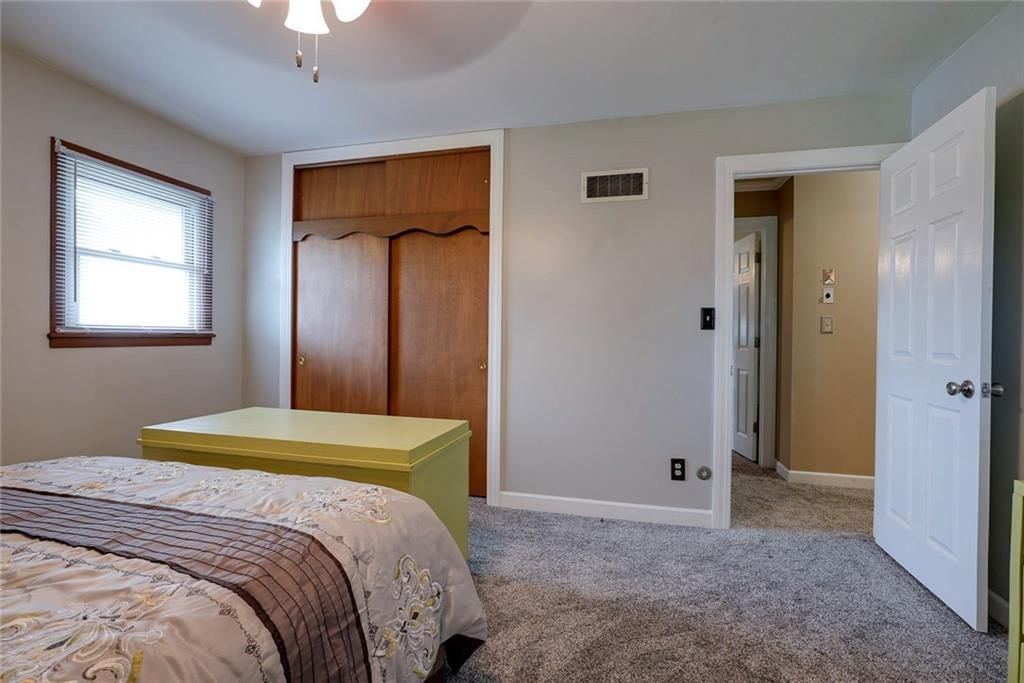 Photo 13 of 42 - 714 N ARAPAHO Street