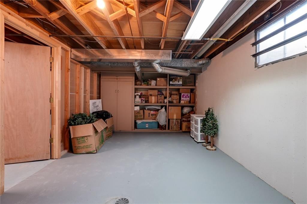 Photo 30 of 42 - 714 N ARAPAHO Street