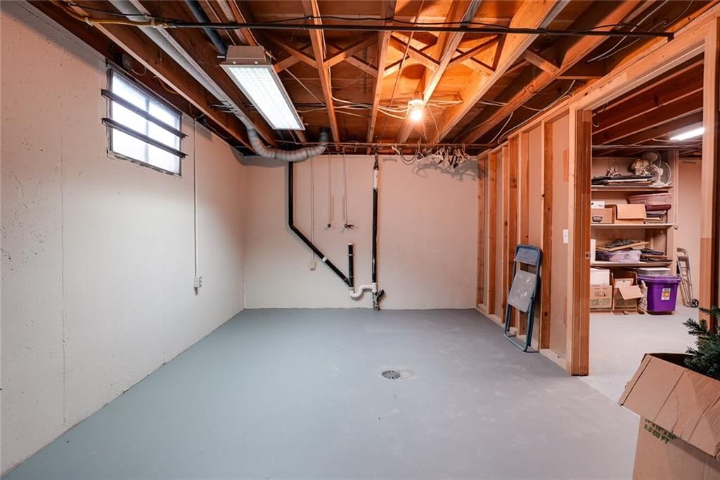 Photo 31 of 42 - 714 N ARAPAHO Street