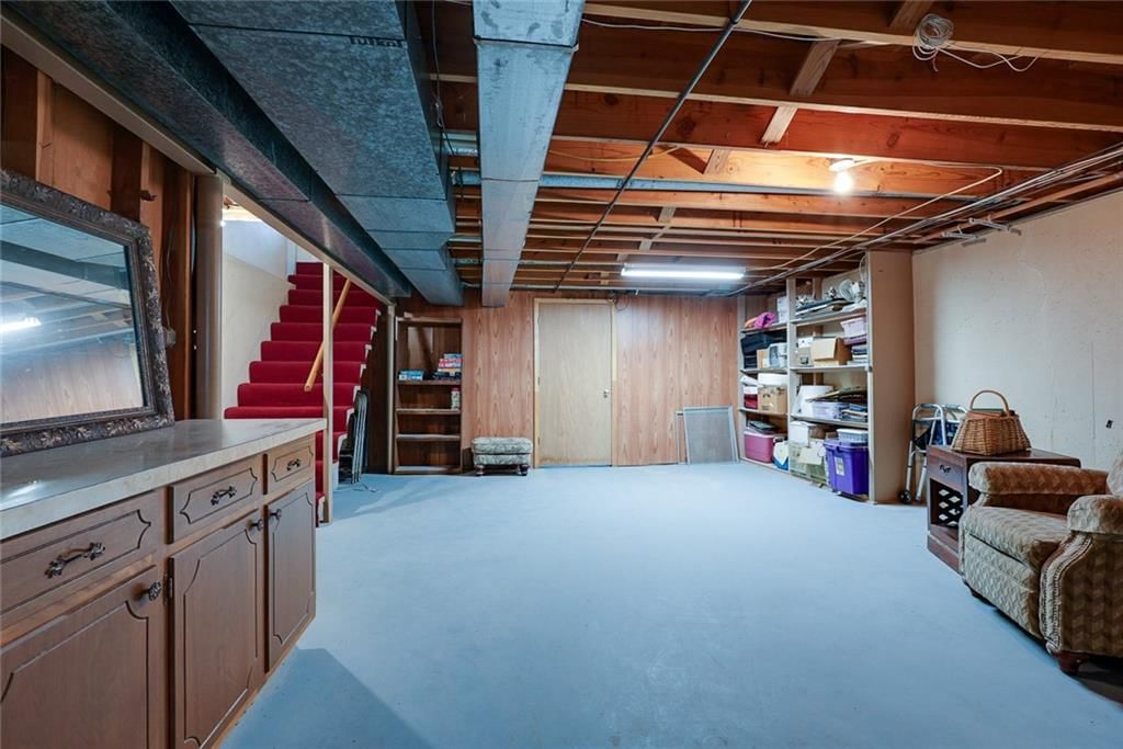 Photo 32 of 42 - 714 N ARAPAHO Street
