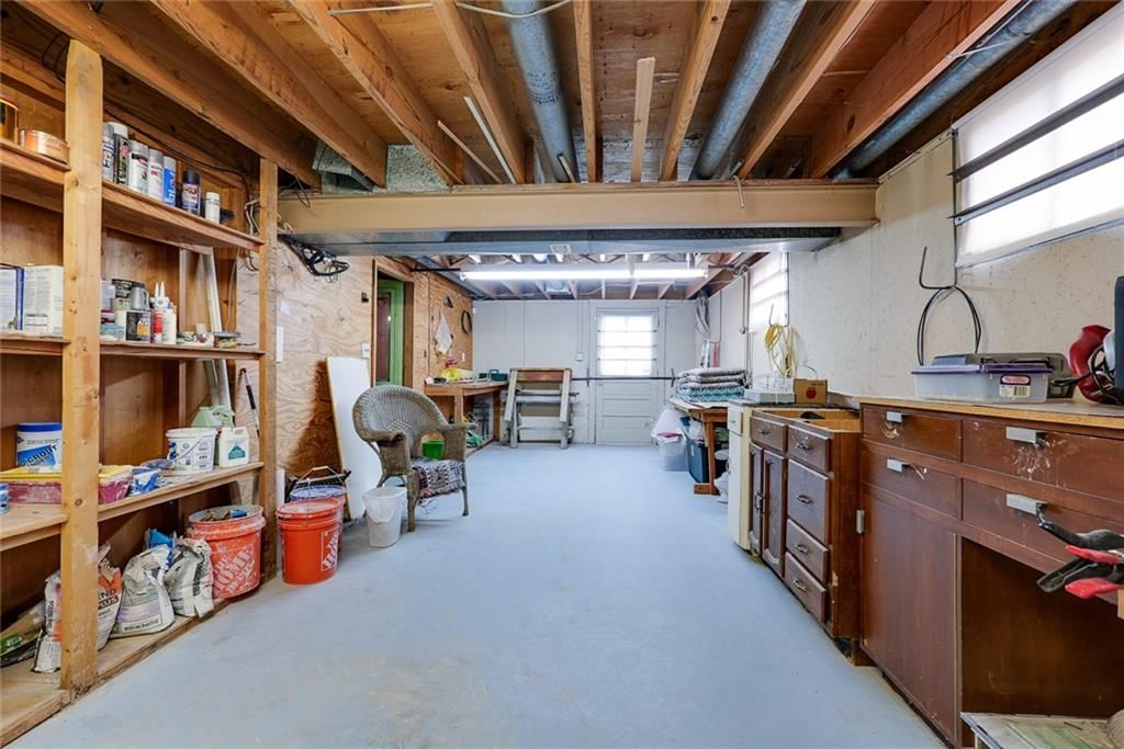 Photo 35 of 42 - 714 N ARAPAHO Street