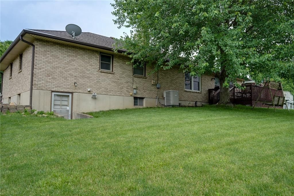 Photo 39 of 42 - 714 N ARAPAHO Street